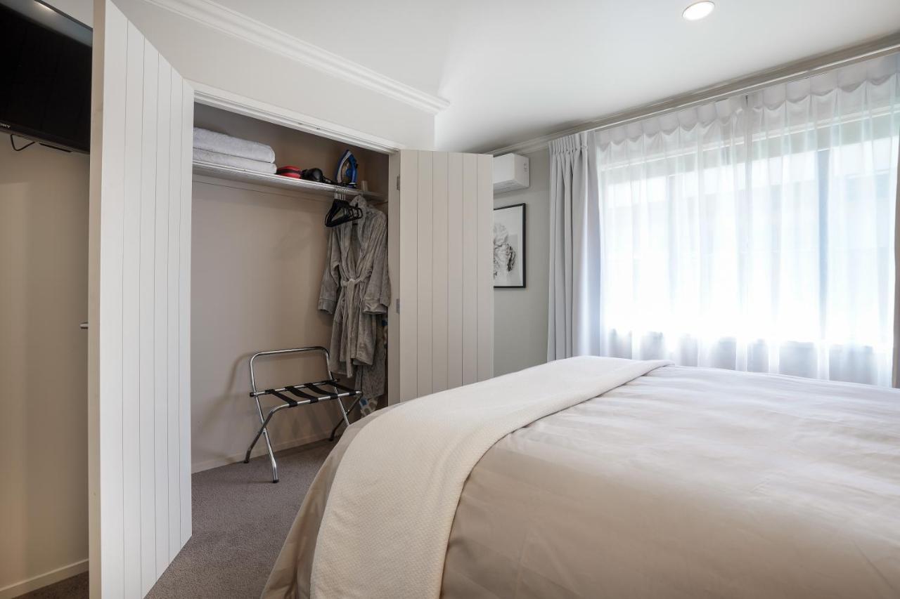 Ambience On Pacific Bed & Breakfast Палмерстън Норт Екстериор снимка